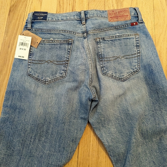 *NWT* Lucky Brand 121 Slim Distressed Jean 30x32 - Picture 3 of 8